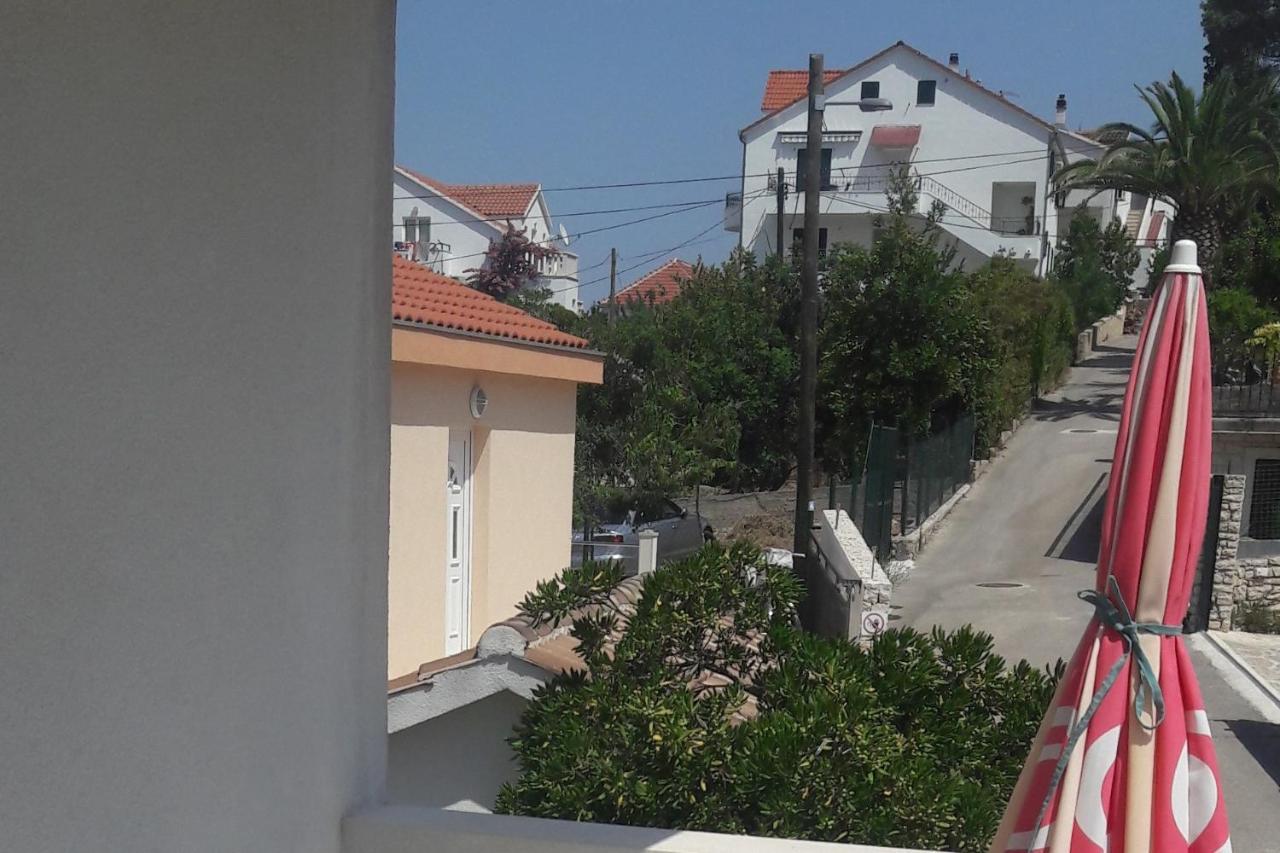 Apartments And Rooms By The Sea Sutivan, Brac - 2943 Eksteriør bilde